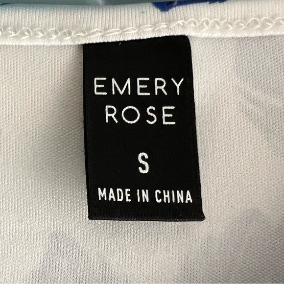 Emery Rose Blue and White Floral Dress 🥳 - Picture 3 of 4